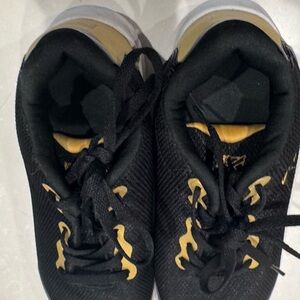 Strike force bowling Black and Gold Kids Sneakers